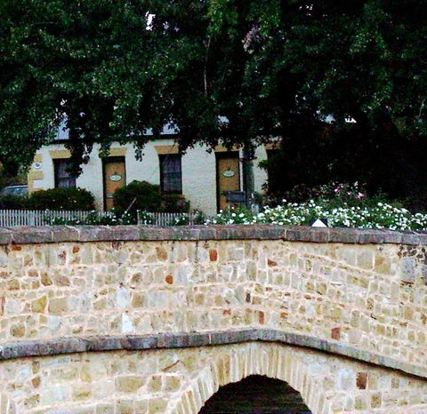 Bridge Cottage - Accommodation Brisbane 0