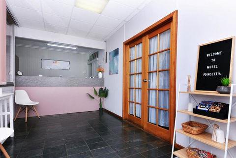 Motel Poinsettia - Accommodation Brisbane 3