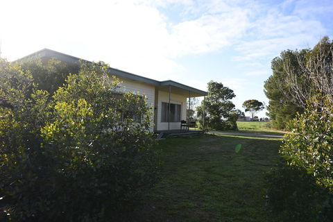 Sea Lake Motel - Accommodation Brisbane 2