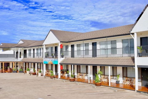COAST Motel And Apartments - Accommodation Brisbane 1