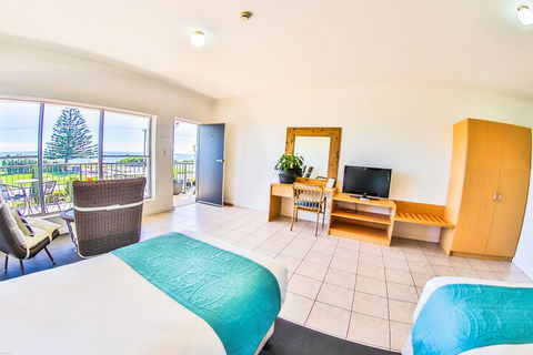 COAST Motel And Apartments - Accommodation Brisbane 6