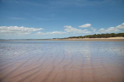 City Beach Holiday House - Accommodation Brisbane 4