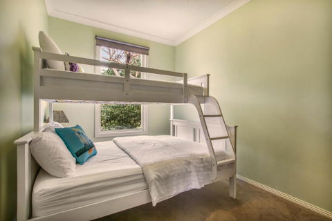 Country House Retreat - Accommodation Brisbane 1