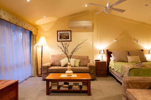 Courtsidecottage Bed & Breakfast - Accommodation Brisbane 3