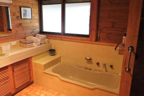 Gunyah Valley Retreat - Accommodation Brisbane 3