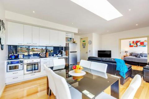 Bellerive Marina View Apartments NO 27 - Accommodation Brisbane 0