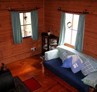 Wombat Cabin - Accommodation Brisbane