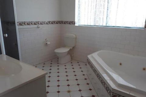 Acacia Apartments - Accommodation Brisbane 4
