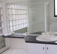 Beach Haven Poolside - Accommodation Brisbane