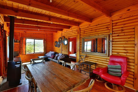 Cloudy Bay Cabin - Accommodation Brisbane 3