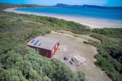 Cloudy Bay Cabin - Accommodation Brisbane 0