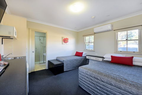 Prince Of Wales Motel - Accommodation Brisbane 5