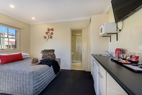 Prince Of Wales Motel - Accommodation Brisbane 3