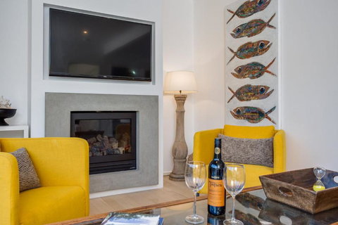 Capella Villa No. 2 Luxury With Outdoor Kitchen - Accommodation Brisbane 3