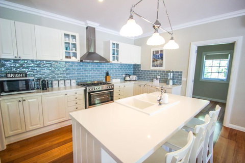 Arlington - Accommodation Brisbane 0