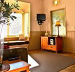 Autumn Leaf Cottage 1 - Accommodation Brisbane