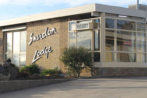 Smerdon Lodge Motel - Accommodation Brisbane 2