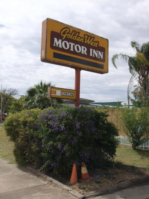 Golden West Motor Inn - Accommodation Brisbane 3