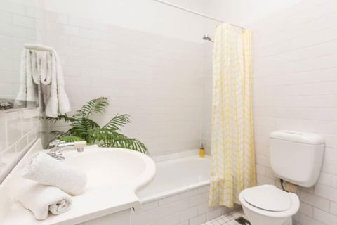 Historic Cottage - Accommodation Brisbane 5