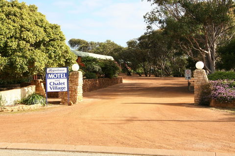 Hopetoun Motel & Chalet Village - Accommodation Brisbane 5
