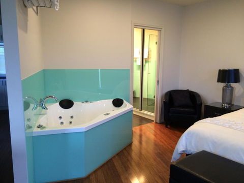 The Red Stag - Accommodation Brisbane 4