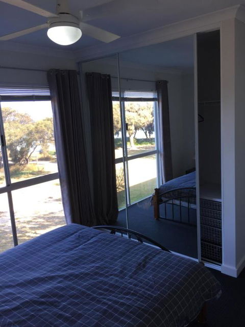 Falcon Bay 4x4 Townhouse - Accommodation Brisbane 4