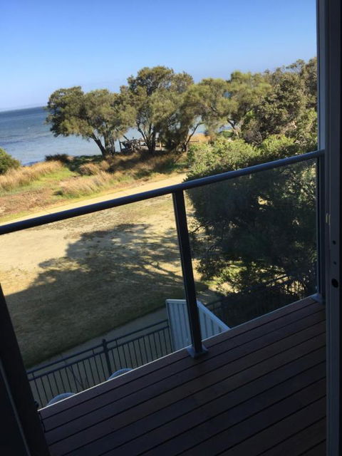 Falcon Bay 4x4 Townhouse - Accommodation Brisbane 3