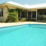 Halls Head Holiday Home - Accommodation Brisbane 0