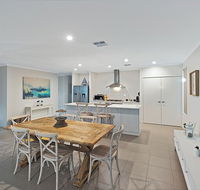 Into The Blue - Accommodation Brisbane