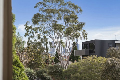 BOUTIQUE STAYS - Ace's Place - Accommodation Brisbane 1