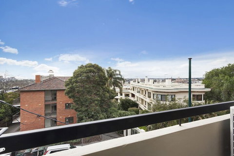 BOUTIQUE STAYS - Ace's Place - Accommodation Brisbane 4