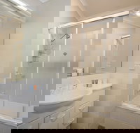 Absinthe - Accommodation Brisbane