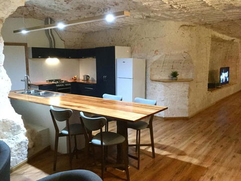 Dug Out B & B Apartments - Accommodation Brisbane 1