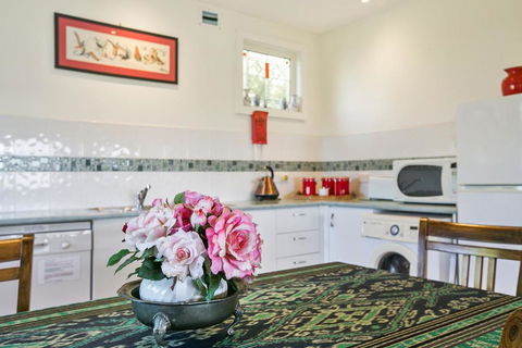 Black Dolphin Beach Penthouse - Accommodation Brisbane 1