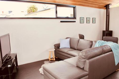 Omaroo House Panoramic Water Views - Accommodation Brisbane 2