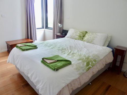 Omaroo House Panoramic Water Views - Accommodation Brisbane 4