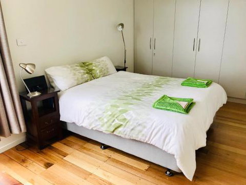 Omaroo House Panoramic Water Views - Accommodation Brisbane 3