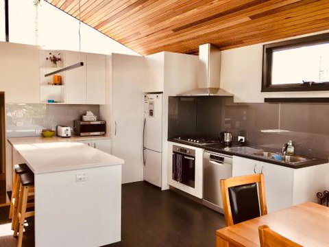 Omaroo House Panoramic Water Views - Accommodation Brisbane 5