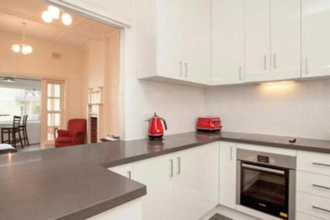Apartment West Esplanade MAN93 - Accommodation Brisbane 5