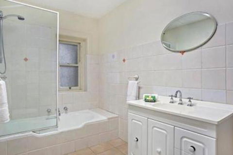 Apartment West Esplanade MAN93 - Accommodation Brisbane 0