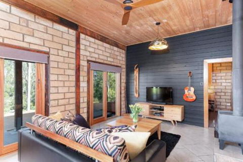 Falls River Luxury Accommodation - Accommodation Brisbane 2