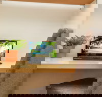 Sophisticated Apartment near Beach - Accommodation Brisbane