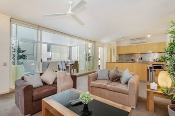 Sophisticated Apartment Near Beach - Accommodation Brisbane 4