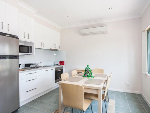 Anglesea River Apartments 2 Bed Unit 2 / 4 - Accommodation Brisbane 1