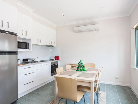 Anglesea River Apartments 2 Bed Unit 2 / 4 - Accommodation Brisbane 2