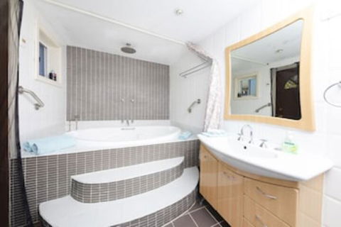 La Casa - Accommodation Brisbane 0