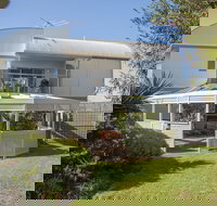 Through the Looking Glass - Accommodation Brisbane