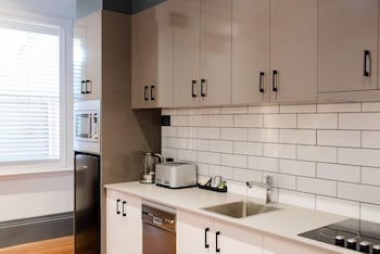 Bespoke On Main - Accommodation Brisbane 2