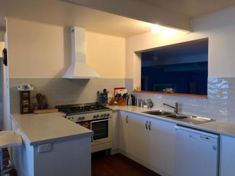 The Beach Shack - Accommodation Brisbane 3