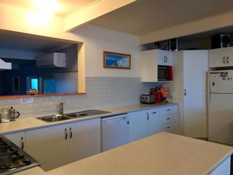 The Beach Shack - Accommodation Brisbane 1